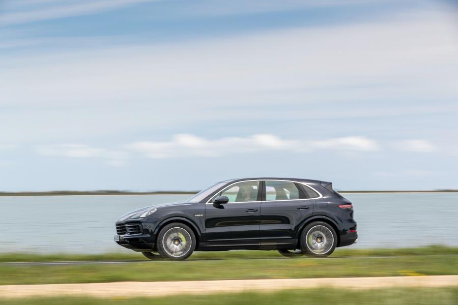  Porsche Cayenne E-Hybrid (PO536) 2018 года  (WW) (фото 15 из 85)